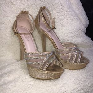 Bella Luna Champagne Gold Glitter Heels